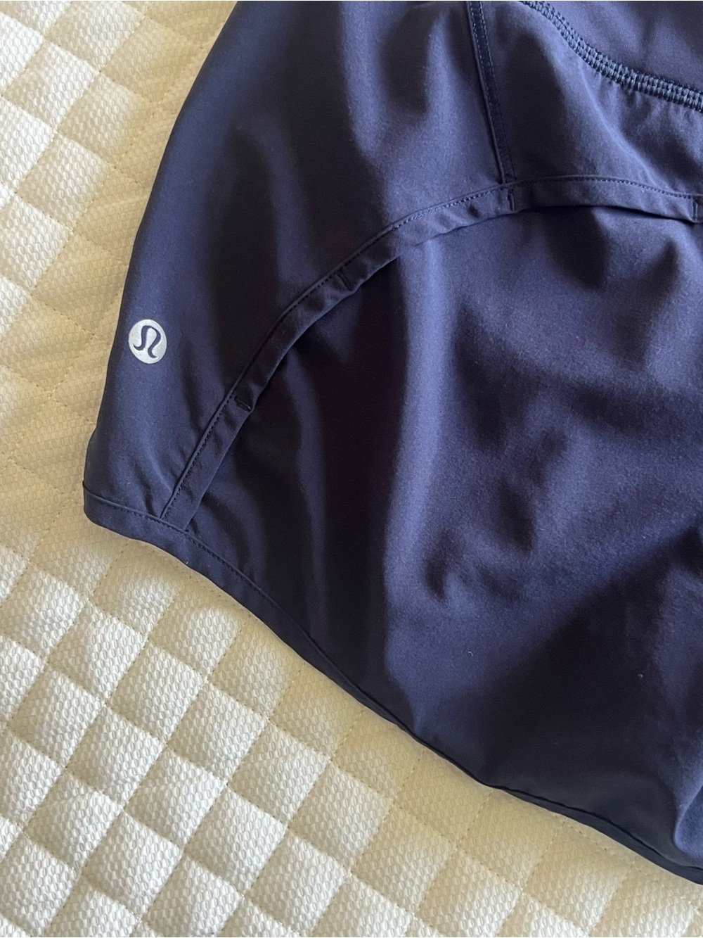 lululemon athletica shorts 4 - Picture 3 of 3